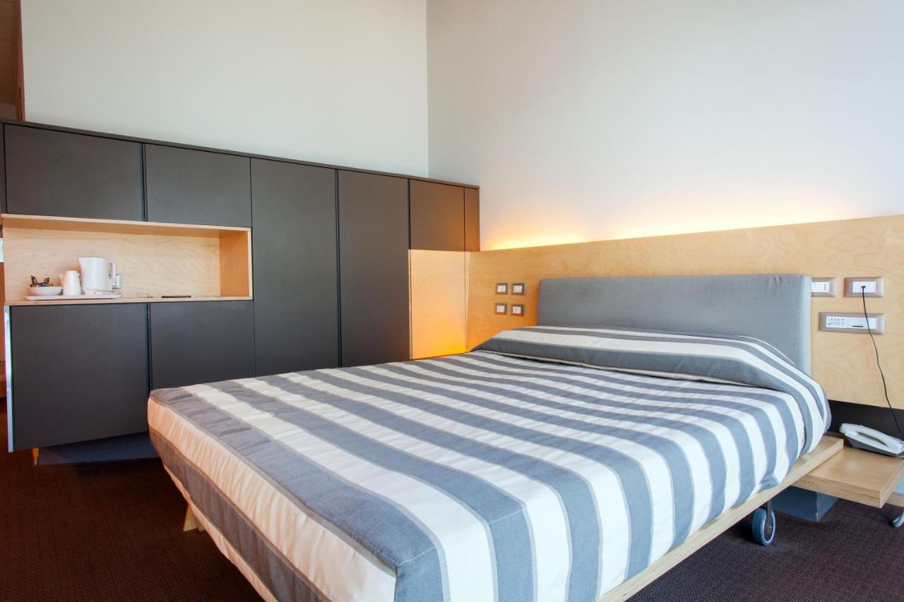 Terme Beach Resort Punta Marina Buitenkant foto